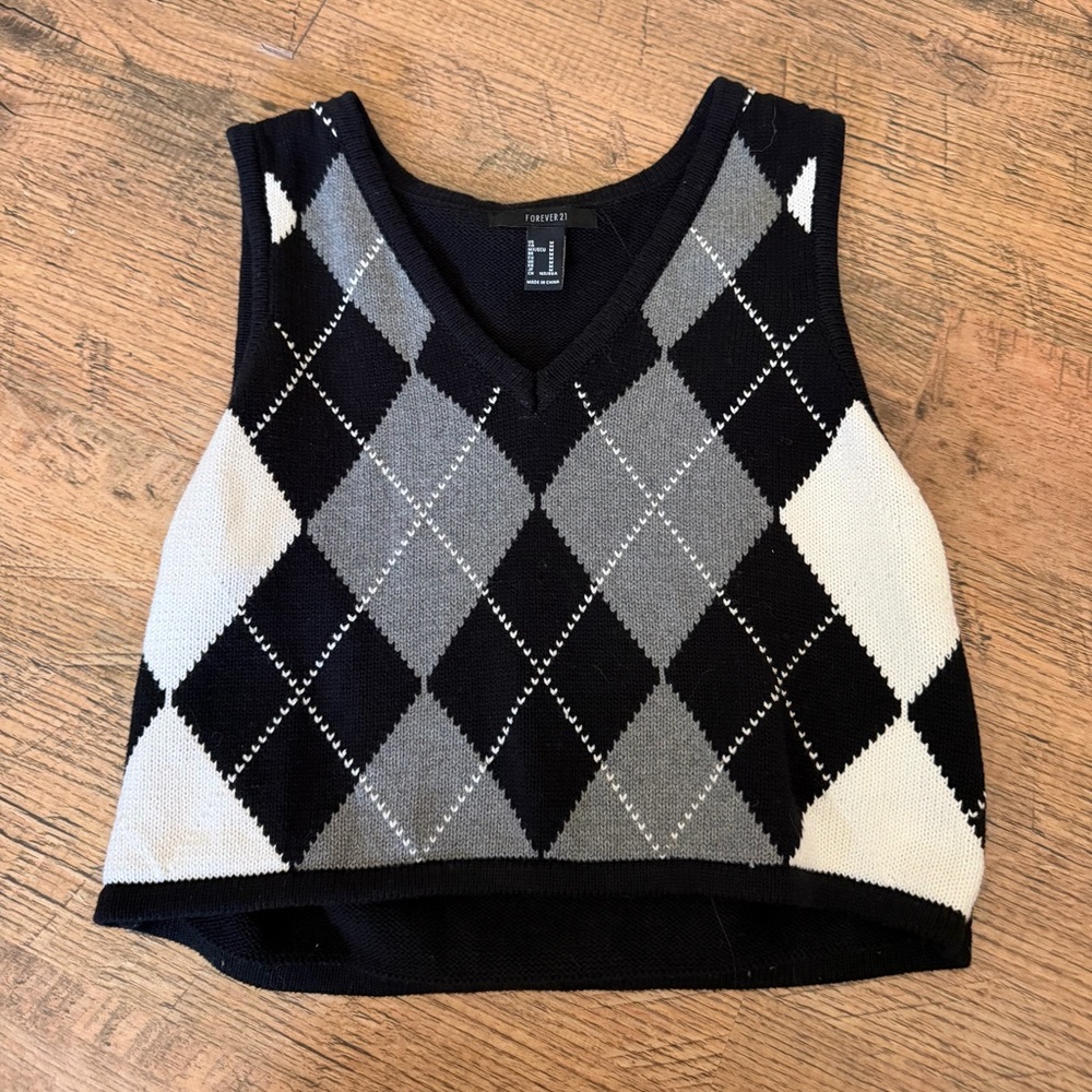 Cropped sweater vest